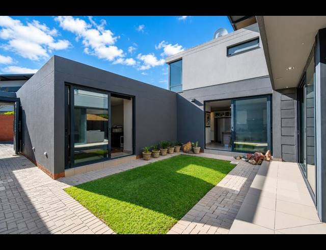 4 BEDROOM PROPERTY TO RENT IN WATERKLOOF RIDGE